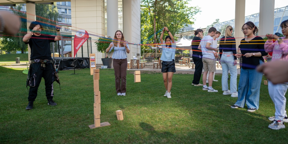 Kongresshotel-Potsdam-Templiner-See-Eventgarten-Luftaufnahme-Sommer